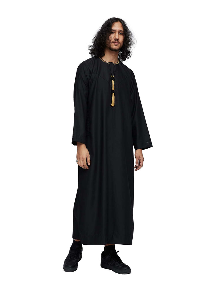 الثوب العماني الإسلامي مع شرابة للرجال من مجموعة حمدان