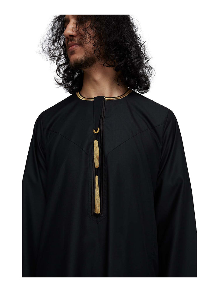 الثوب العماني الإسلامي مع شرابة للرجال من مجموعة حمدان