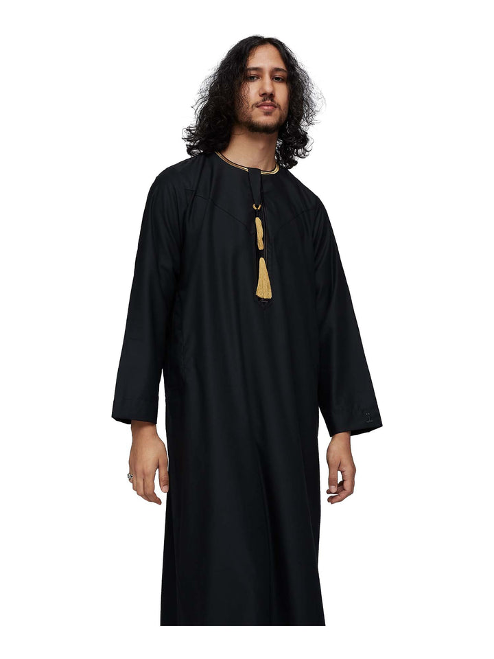 الثوب العماني الإسلامي مع شرابة للرجال من مجموعة حمدان