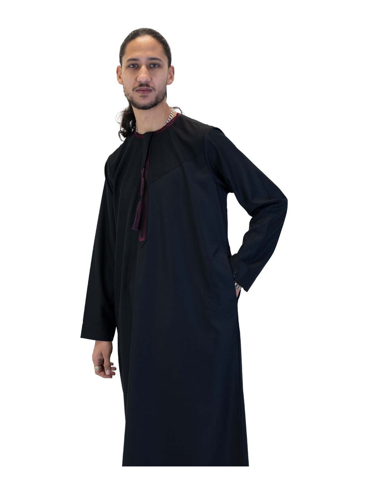 الثوب العماني الإسلامي مع شرابة للرجال من مجموعة حمدان