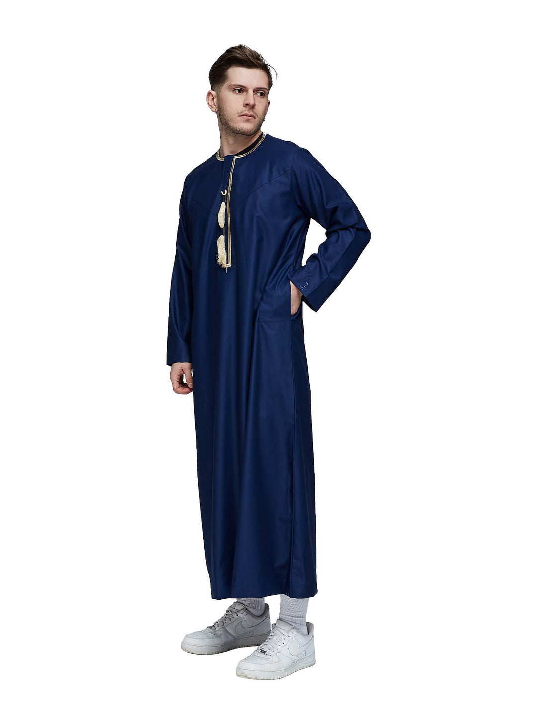 الثوب العماني الإسلامي مع شرابة للرجال من مجموعة حمدان