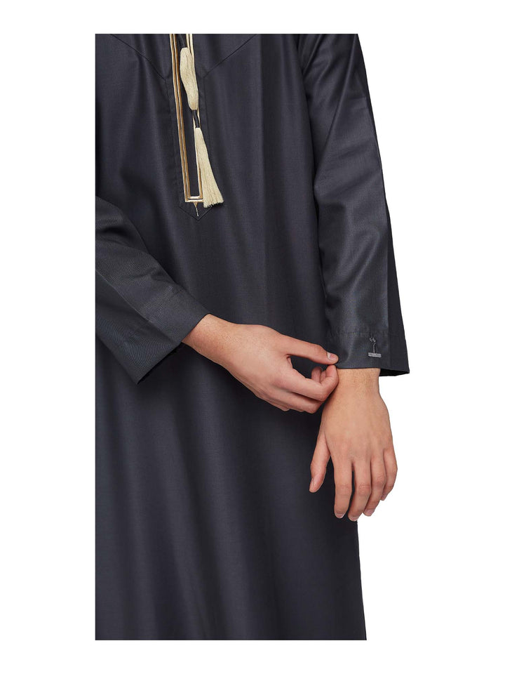 الثوب العماني الإسلامي مع شرابة للرجال من مجموعة حمدان