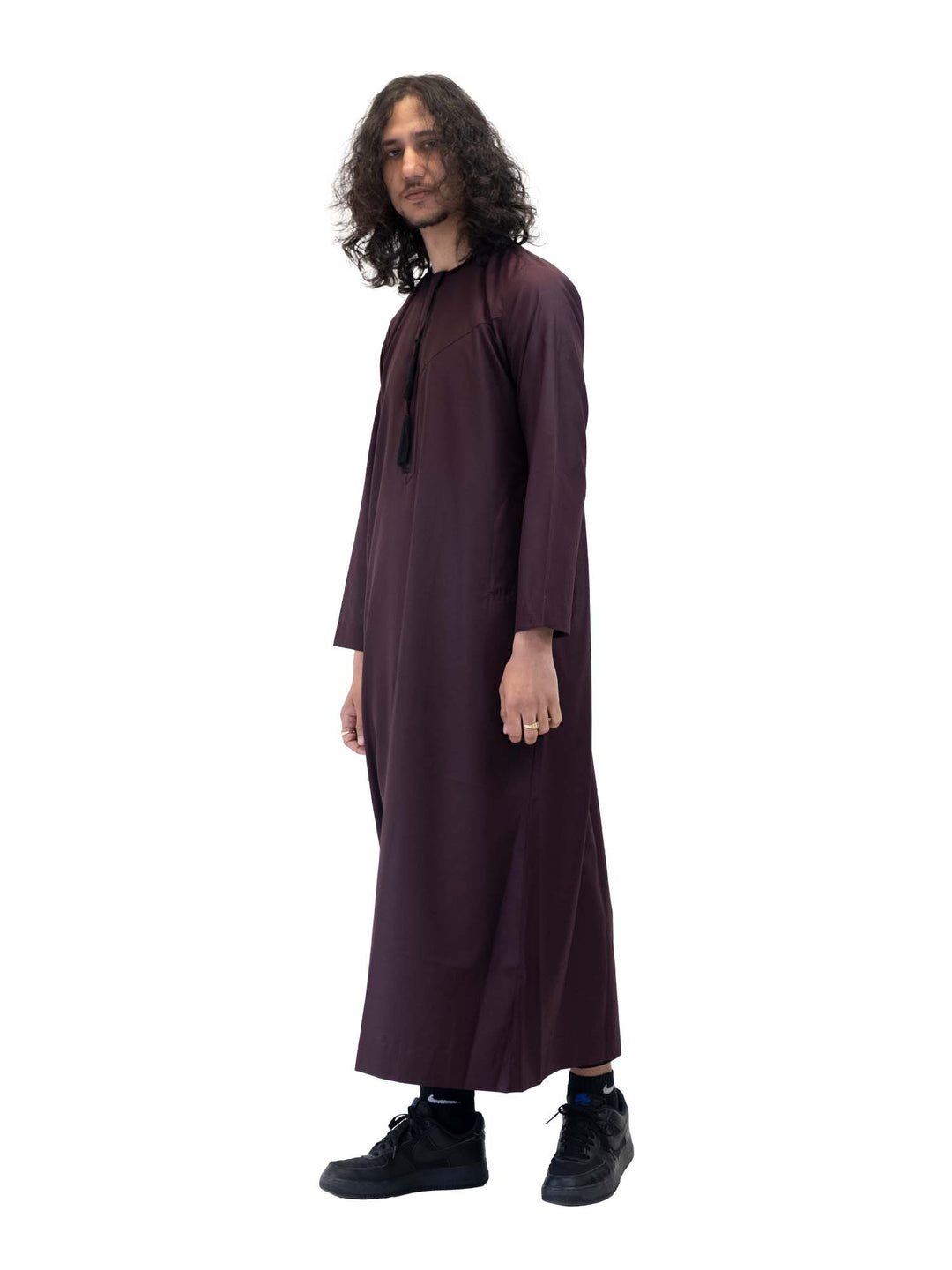 الثوب العماني الإسلامي مع شرابة للرجال من مجموعة حمدان