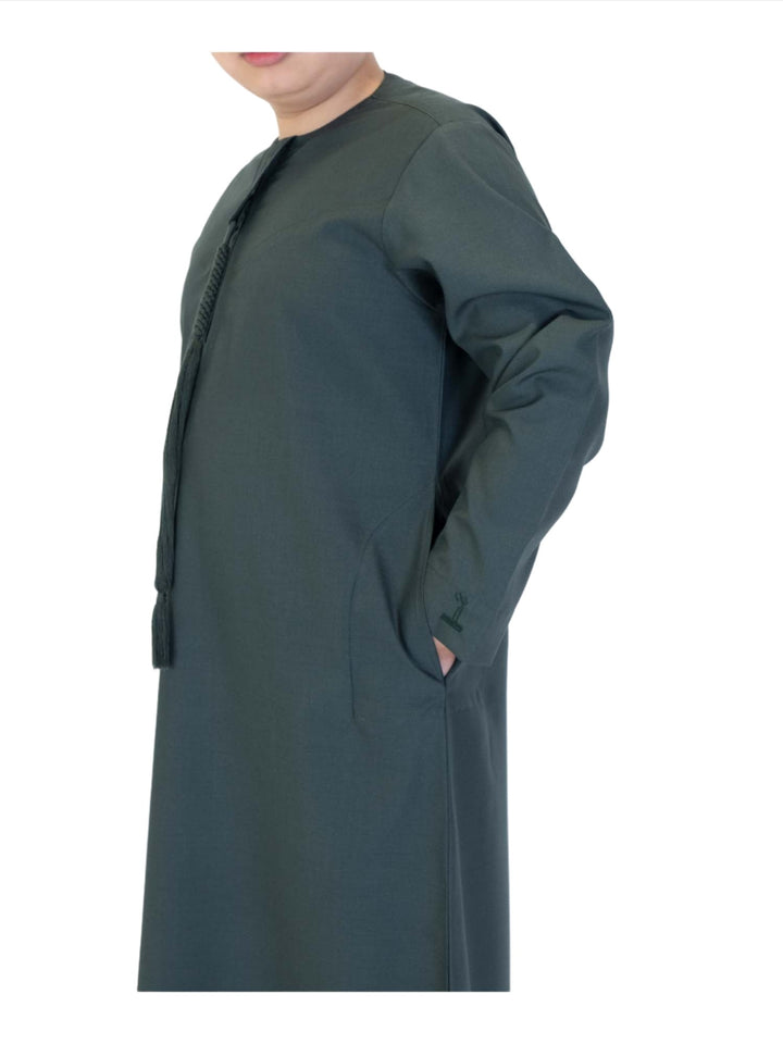 Islamic Impressions Boy's Omani Thobe With Tassel