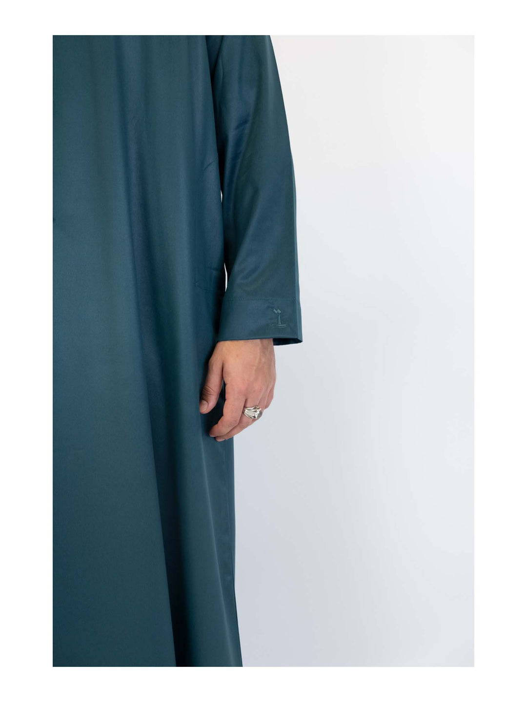 Islamic Impressions Silky Thobe With Tassel