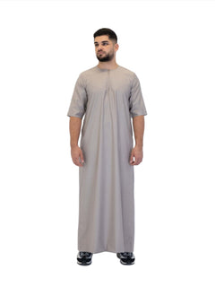 Men's short sleeve Omani thobe in Beige - front view