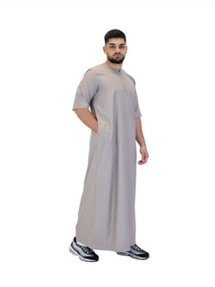Men's short sleeve Omani thobe in Beige - side view