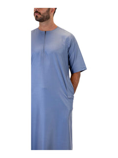 Men's short sleeve Omani thobe in Light Blue - side pocket detail
