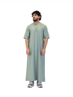 Men's short sleeve Omani thobe in Green - front view